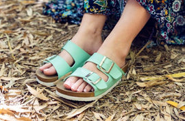 10 trucos para que no resbalen los pies en las sandalias