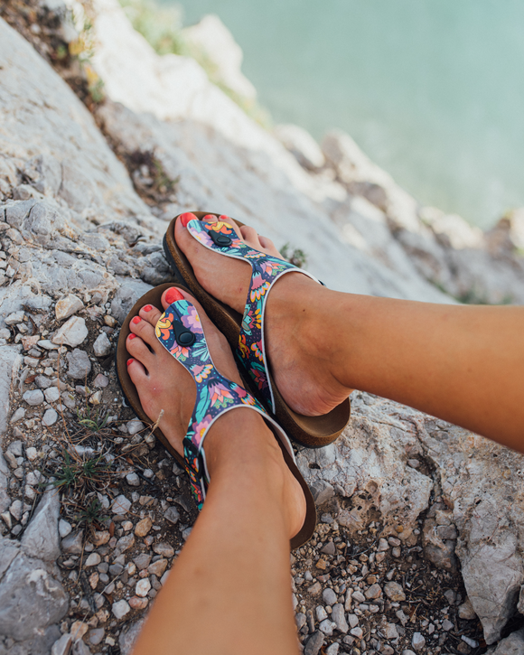 mumka-Calzado-mujer-Sandalias Muchas Flores de Colores