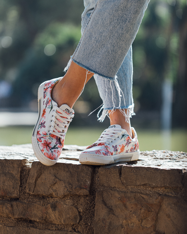 mumka-Calzado-mujer-Zapatillas Flores Rosas y Moradas (Blanco)